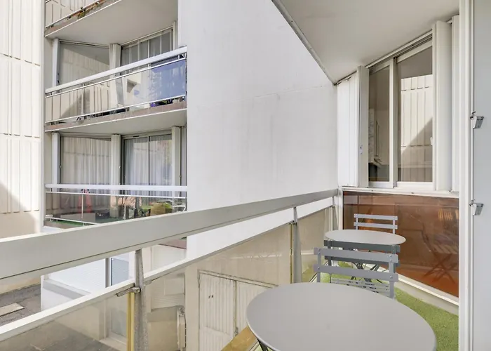 Chic And Spacious Apart With Parking アパート サン＝ジェルマン＝アン＝レー